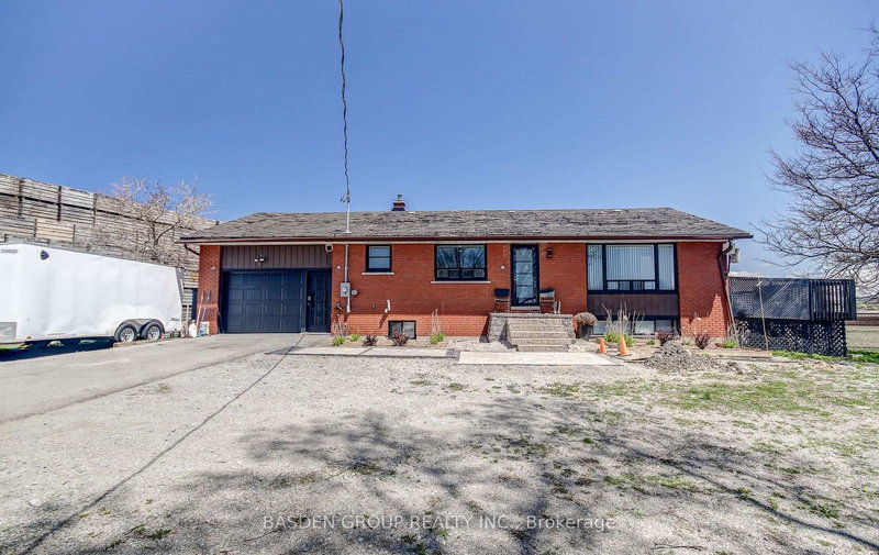 545 Wist Rd, King, L7B 0E9 | Image 2
