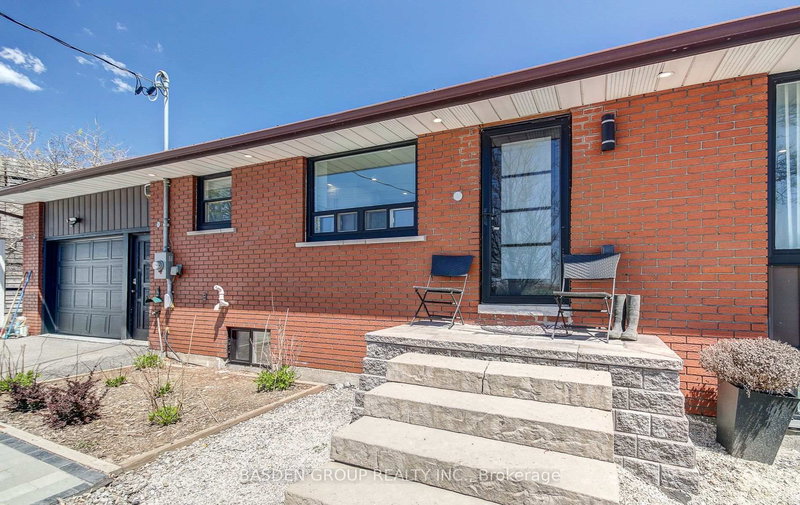 545 Wist Rd, King, L7B 0E9 | Image 3