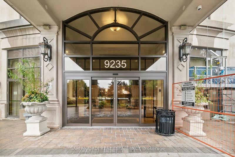 1616 - 9235 Jane St, Vaughan, L6A 0J8 | Image 2