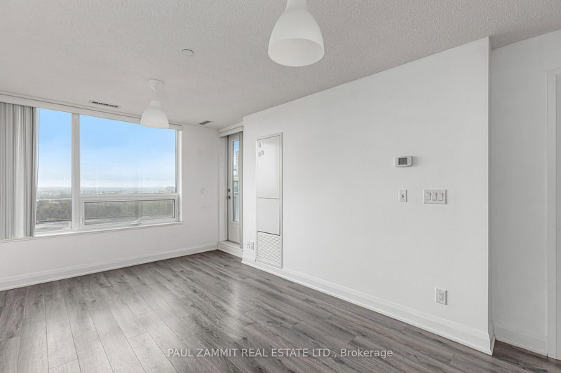 2110 - 1 Uptown Dr, Markham, L3R 5C1 | Image 3