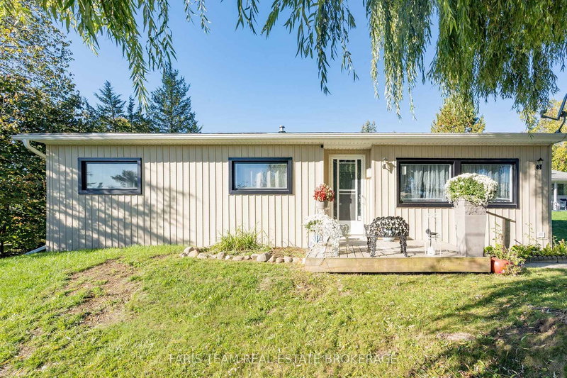 21 Hawthorne Dr, Innisfil, L9S 1P7 | Image 2