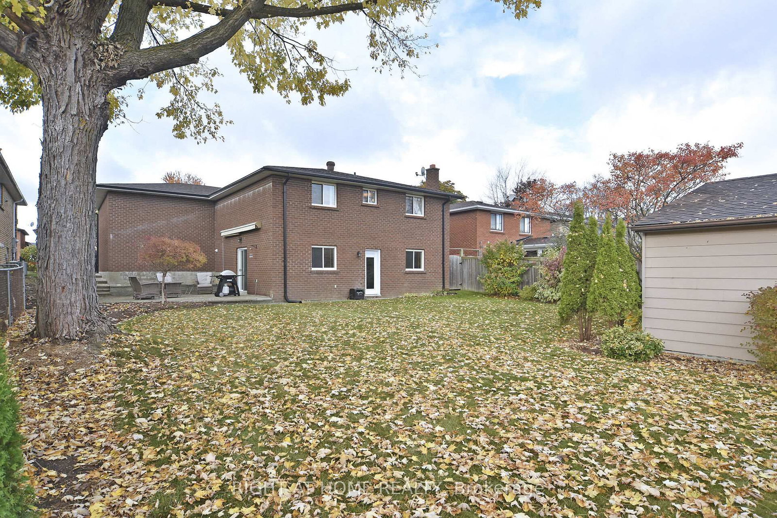 Listing Image 4