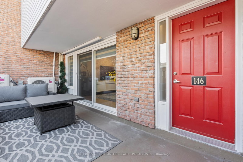 146 MILESTONE Cres, Aurora, L4G 3M2 | Image 2
