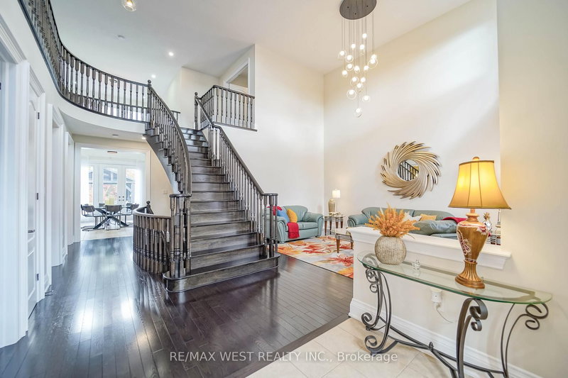 18 Wyndance Way, Uxbridge, L9P 0B8 | Image 3