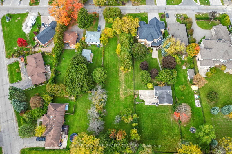 39 Maple Grove Ave, Richmond Hill, L4E 2V1 | Image 2