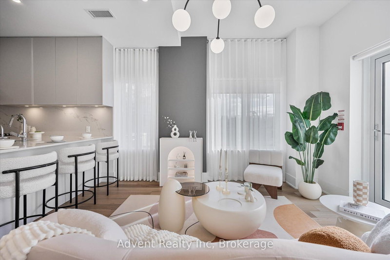 127W - 8 Cedarland Dr, Markham, L6G 0H4 | Image 2