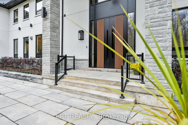 98 Mcrae Beach Rd S, Georgina, L0E 1N0 | Image 3