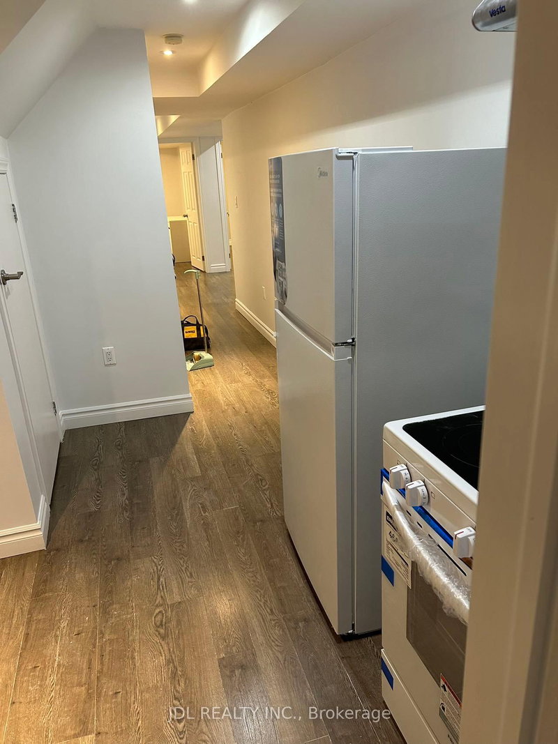 727 Caboto Tr, Markham, L3R 5W4 | Image 3