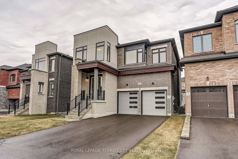 211 Fallharvest Way, Whitchurch-Stouffville, L4A 5C2 | Image 2
