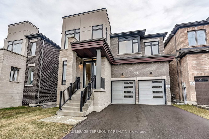 211 Fallharvest Way, Whitchurch-Stouffville, L4A 5C2 | Image 3