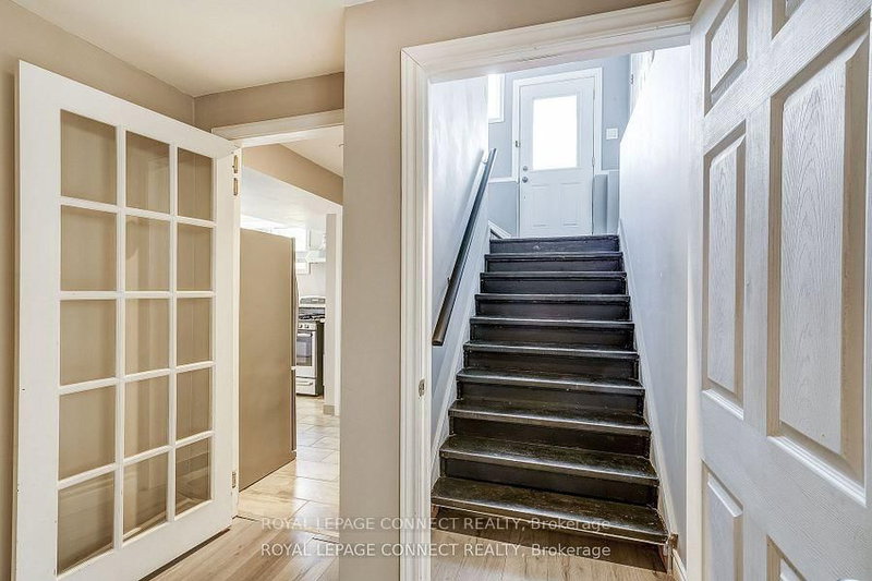 46 Alexander Blvd, Georgina, L0E 1L0 | Image 3