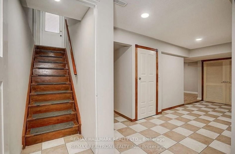 Bsmt - 364 Castlehill Rd, Vaughan, L6A 1N7 | Image 2