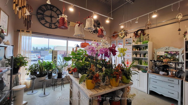 303 - 5892 Main St, Whitchurch-Stouffville, L4A 2S8 | Image 2