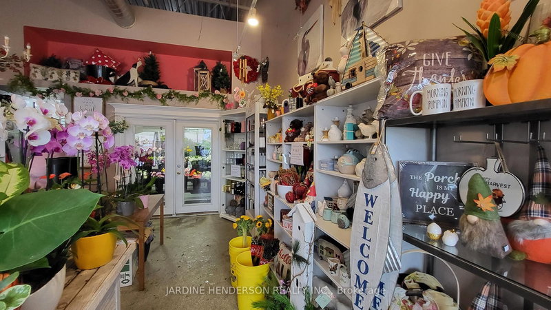 303 - 5892 Main St, Whitchurch-Stouffville, L4A 2S8 | Image 3