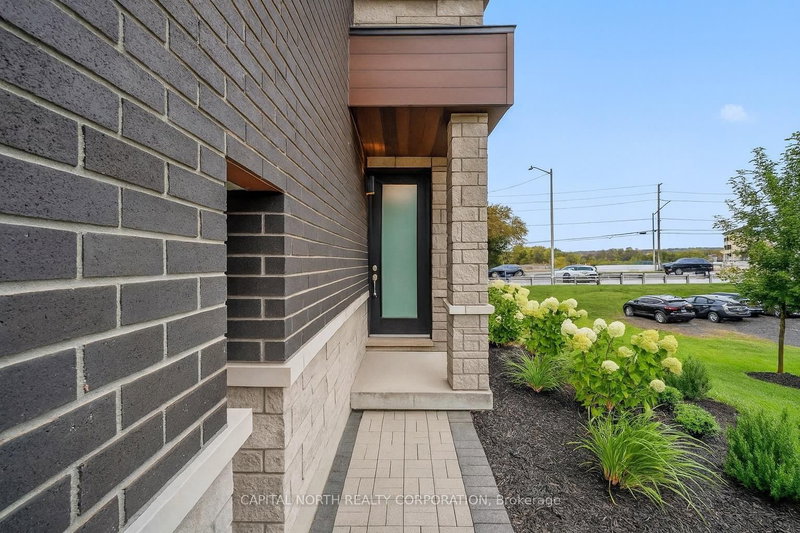 2 - 21 Harold Wilson Lane, Richmond Hill, L4S 1N5 | Image 2