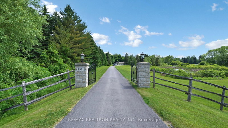 2521 Mt Albert Rd, East Gwillimbury, L0G 1R0 | Image 3