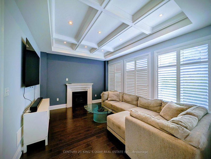 39 Giardina Cres, Richmond Hill, L4B 0G1 | Image 2