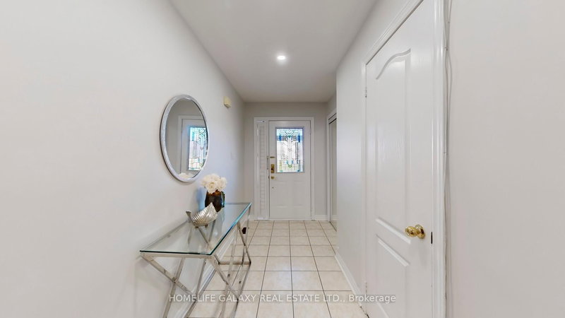 302 Redstone Rd, Richmond Hill, L4S 2V6 | Image 3