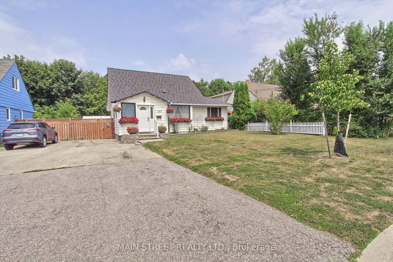 241 Andrew St, Newmarket, L3Y 1H1 | Image 3