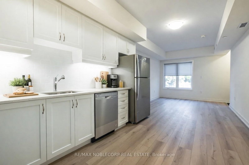 2205 - 58 Elizabeth St S, Richmond Hill, L4C 5W2 | Image 2