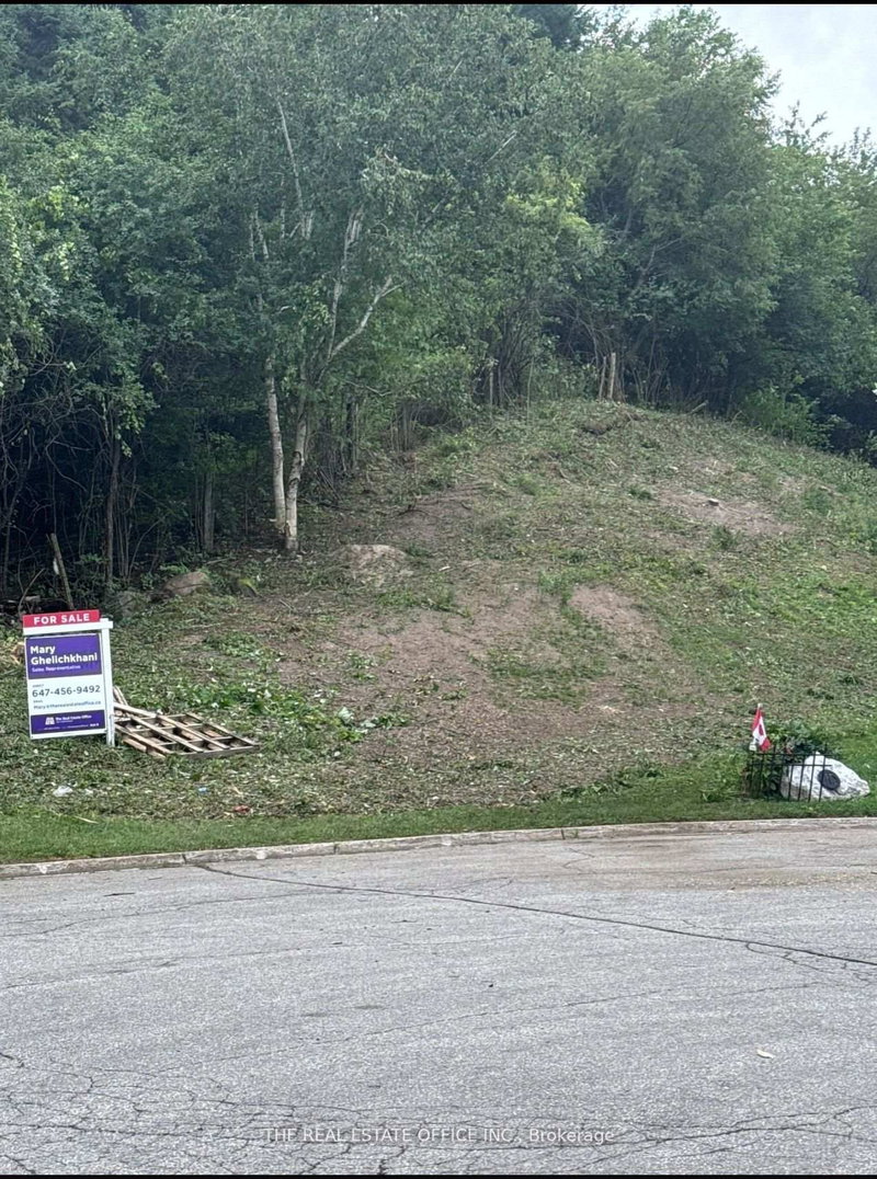 119 Stemmle Dr, Aurora, L4G 6N8 | Image 3