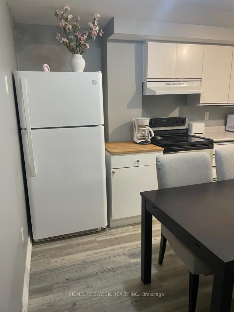 lower - 102 Church St S, Richmond Hill, L4C 1W3 | Image 2