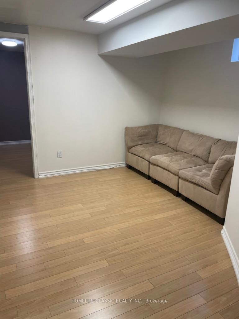 lower - 102 Church St S, Richmond Hill, L4C 1W3 | Image 3