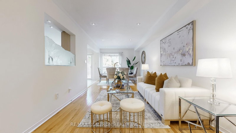 70 Maffey Cres, Richmond Hill, L4S 0A7 | Image 2