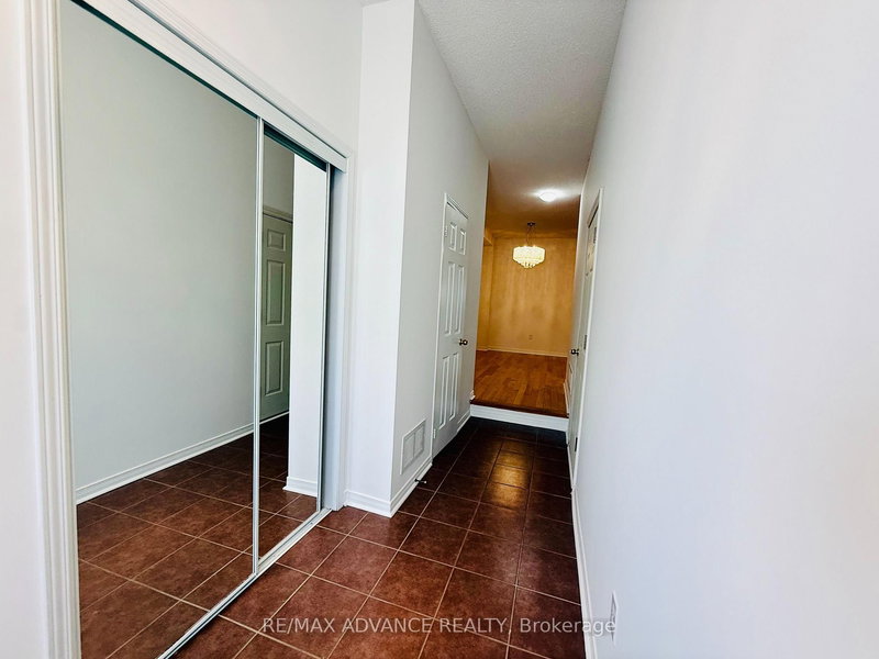 137 Laramie Cres, Vaughan, L6A 0R1 | Image 2
