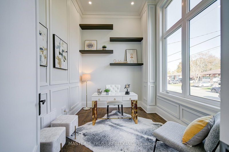 36 Sussex Ave, Richmond Hill, L4C 2E6 | Image 3