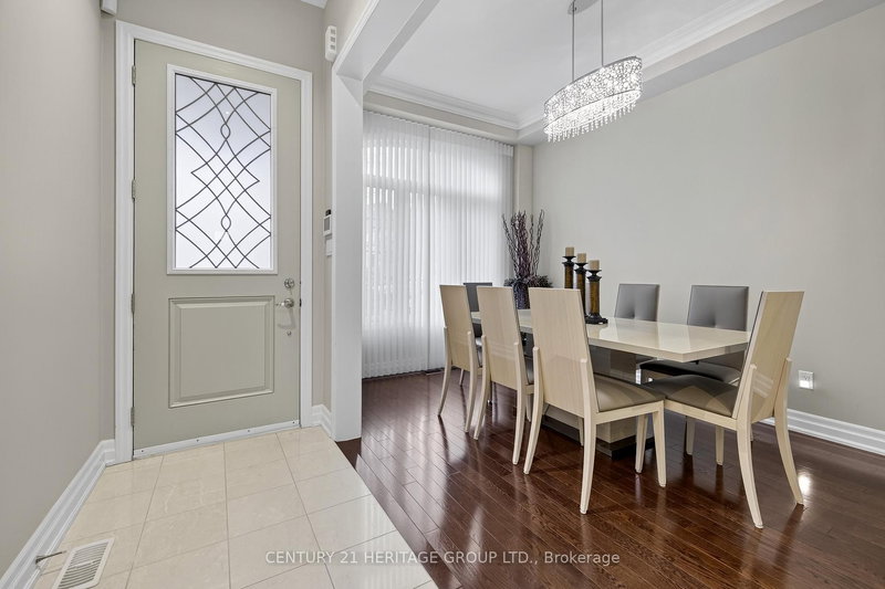 45 Robert Berry Cres, King, L7B 1L6 | Image 3