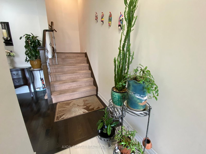 9934 McCowan Rd, Markham, L6C 0M7 | Image 3