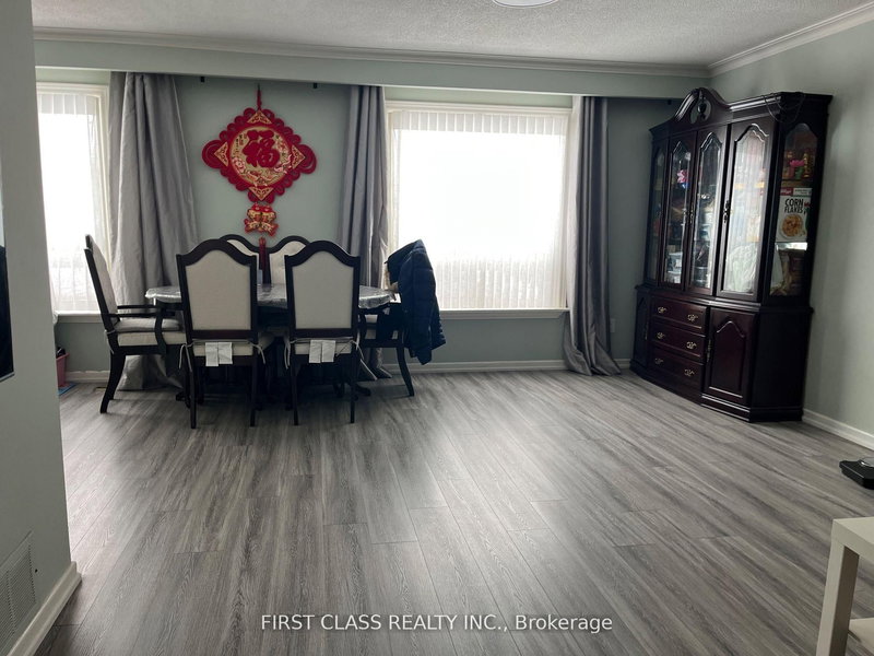Upper - 14 Pringle Ave, Markham, L3P 2P4 | Image 2