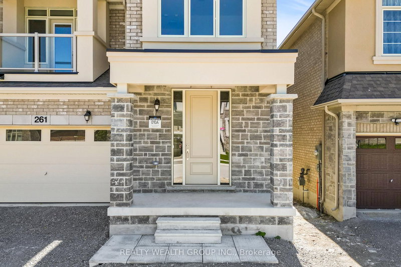 261 Seaview Hts, East Gwillimbury, L9N 0Z1 | Image 2