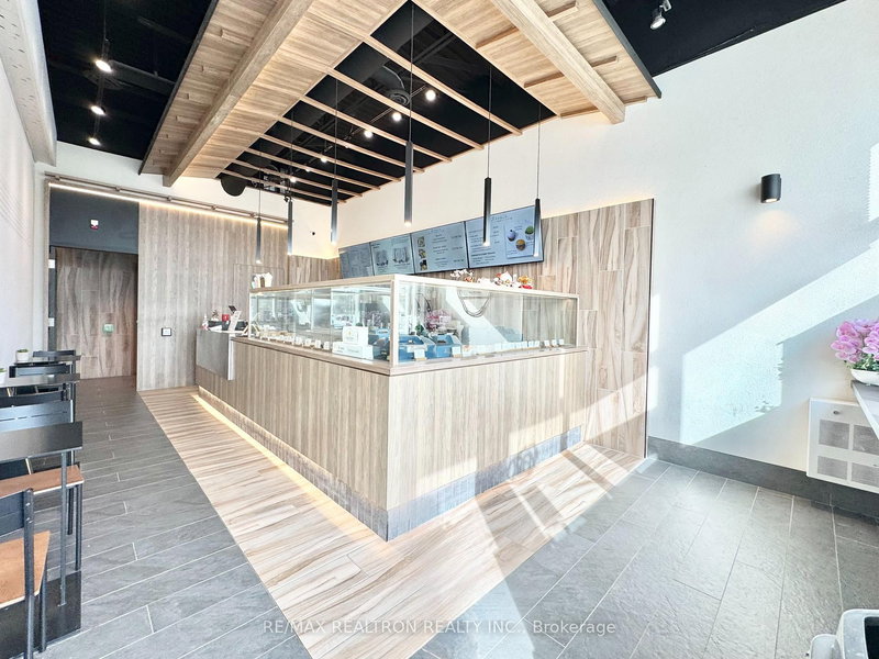 4-6 - 57 HARRY WALKER Pkwy S, Newmarket, L3Y 0G3 | Image 2