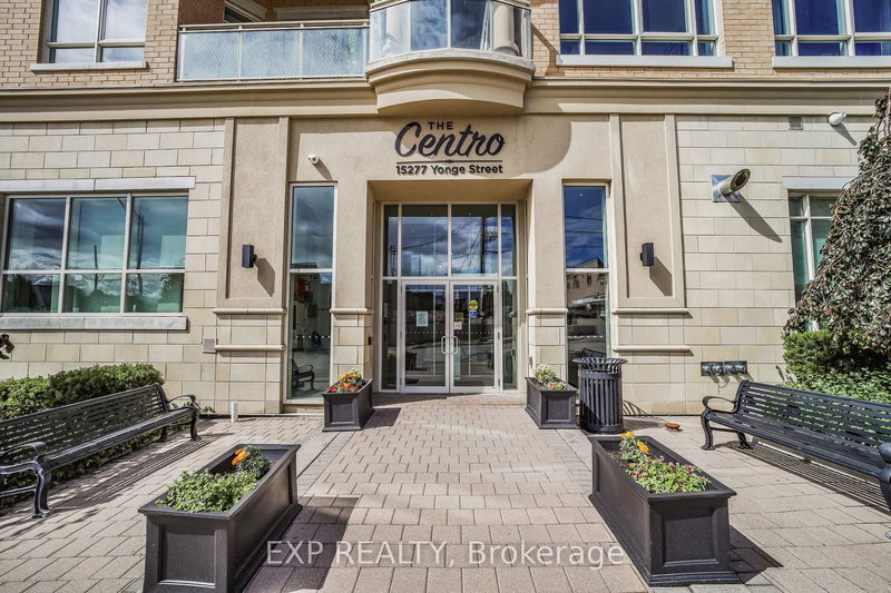 602A - 15277 Yonge St, Aurora, L4G 1N6 | Image 2