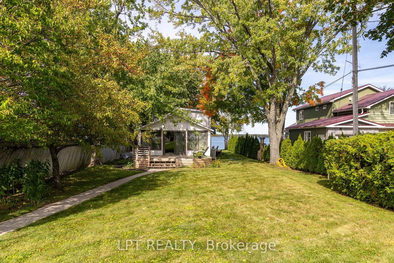 122 Blue Heron Dr, Georgina, L0E 1N0 | Image 2