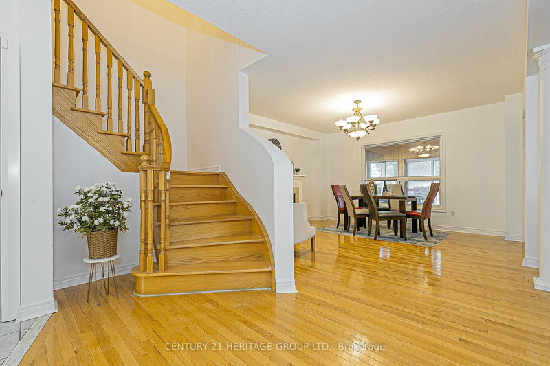29 Eminence Rd, Vaughan, L4K 5K1 | Image 3