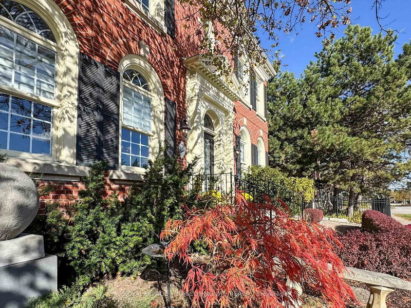 68 Regent St, Richmond Hill, L4C 9C5 | Image 2