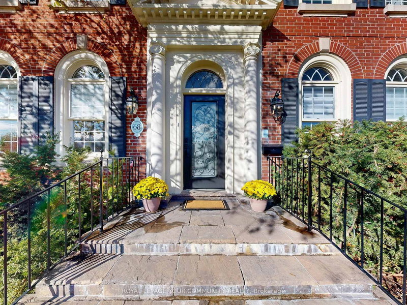 68 Regent St, Richmond Hill, L4C 9C5 | Image 3