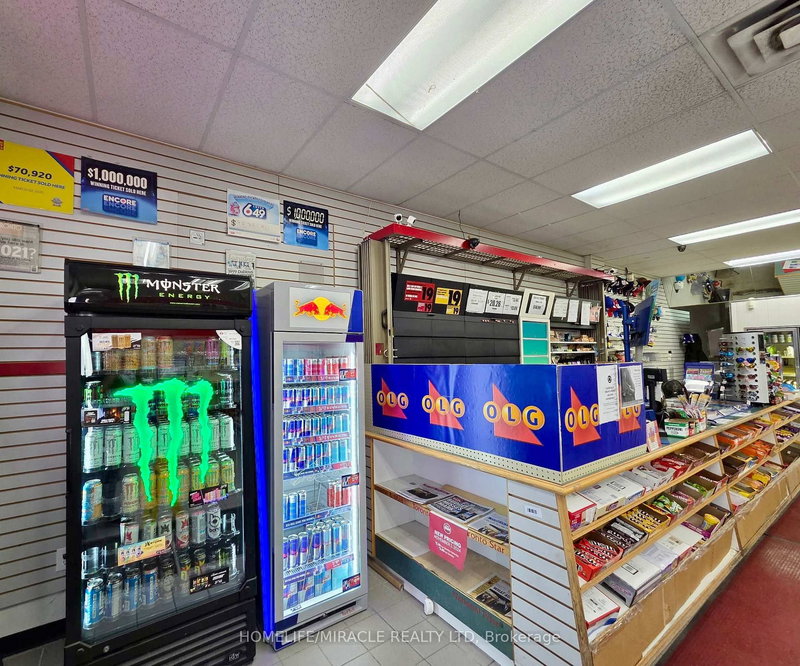 B02 - 15440 Bayview Ave, Aurora, L4J 7J1 | Image 3