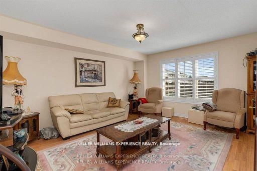 503 Simcoe Rd, Bradford West Gwillimbury, L3Z 3C4 | Image 2