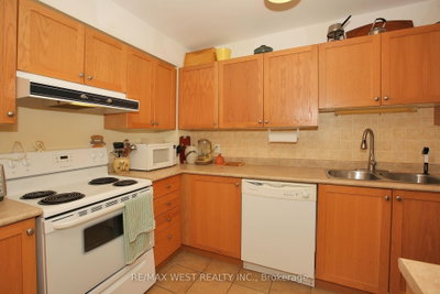 32 Church Street • #223 • King, ON photo 9