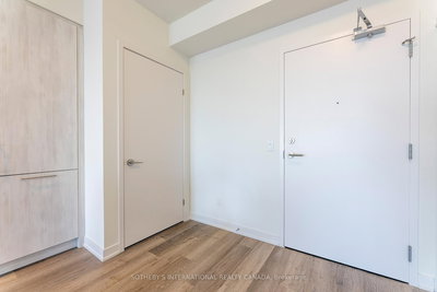 613-6 David Eyer Road, Richmond Hill, Ontario image-0-2