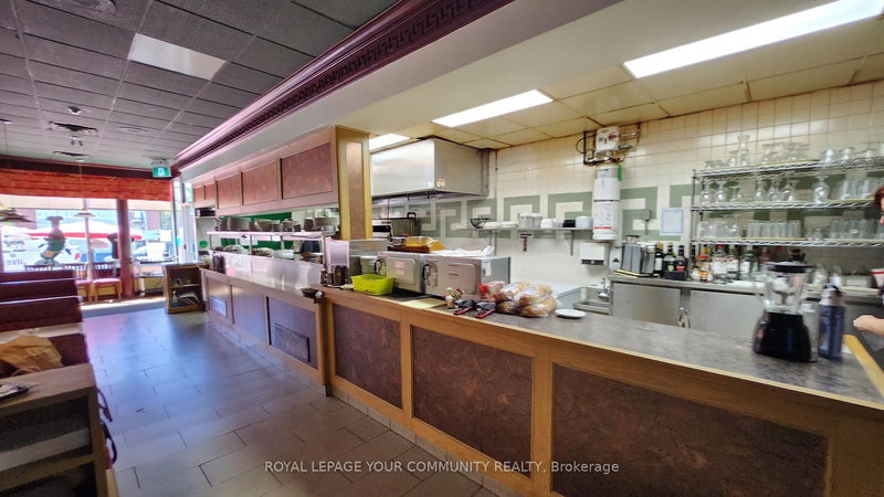 6302-04 Main St, Whitchurch-Stouffville, L4A 1G8 | Image 3