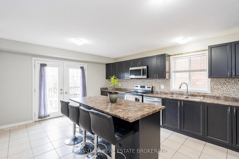 1373 Hunter St, Innisfil, L9S 0H5 | Image 3