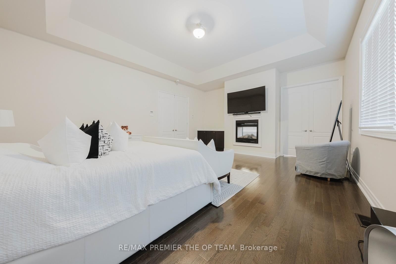 Detached House sold at 70 Torgan Trail, Vaughan, Ontario, L4H 3X6 - Kleinburg - MLS: N12526892