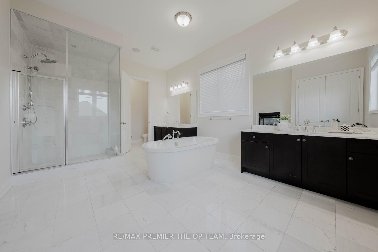 Detached House sold at 70 Torgan Trail, Vaughan, Ontario, L4H 3X6 - Kleinburg - MLS: N12526892