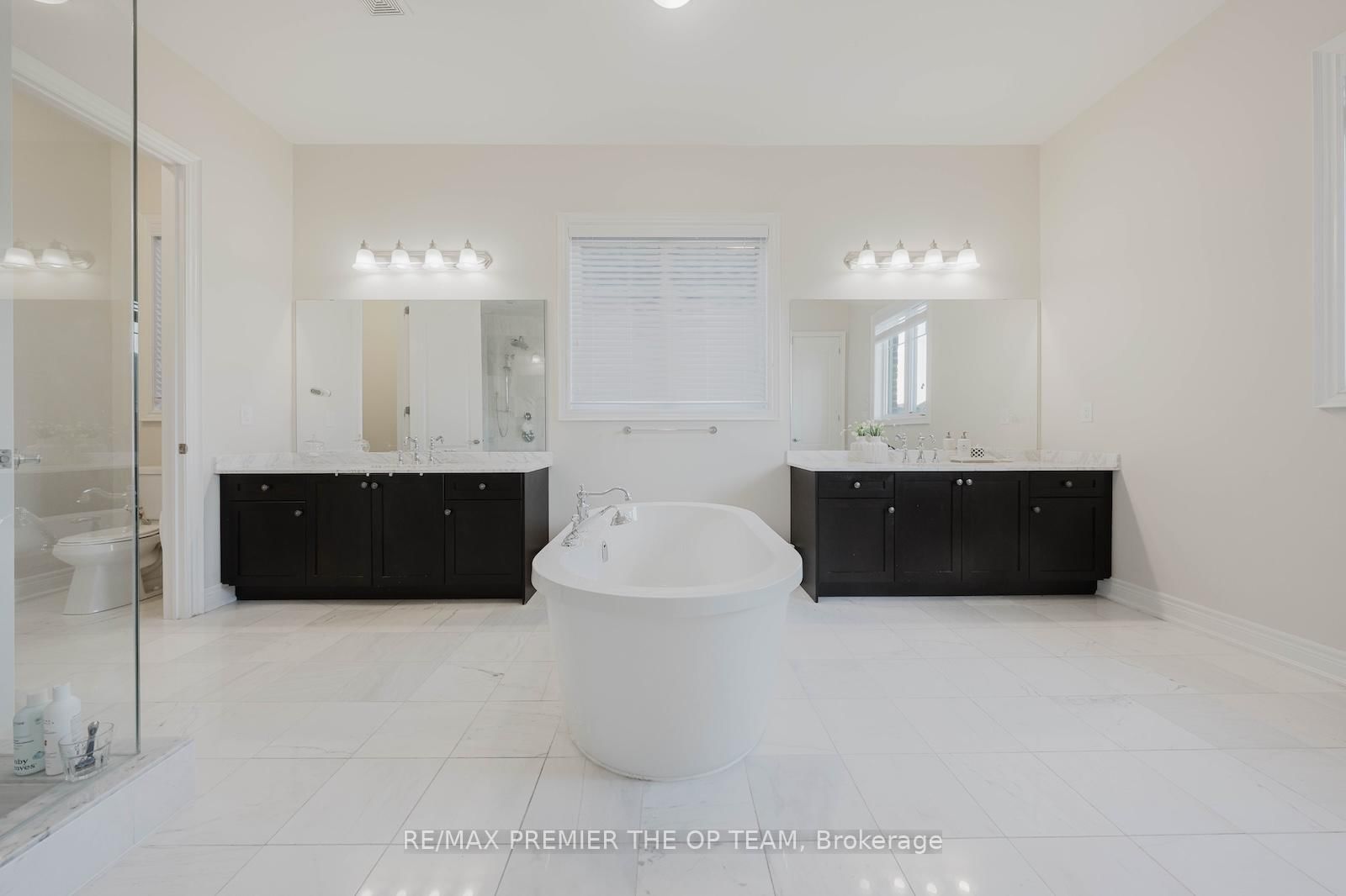 Detached House sold at 70 Torgan Trail, Vaughan, Ontario, L4H 3X6 - Kleinburg - MLS: N12526892