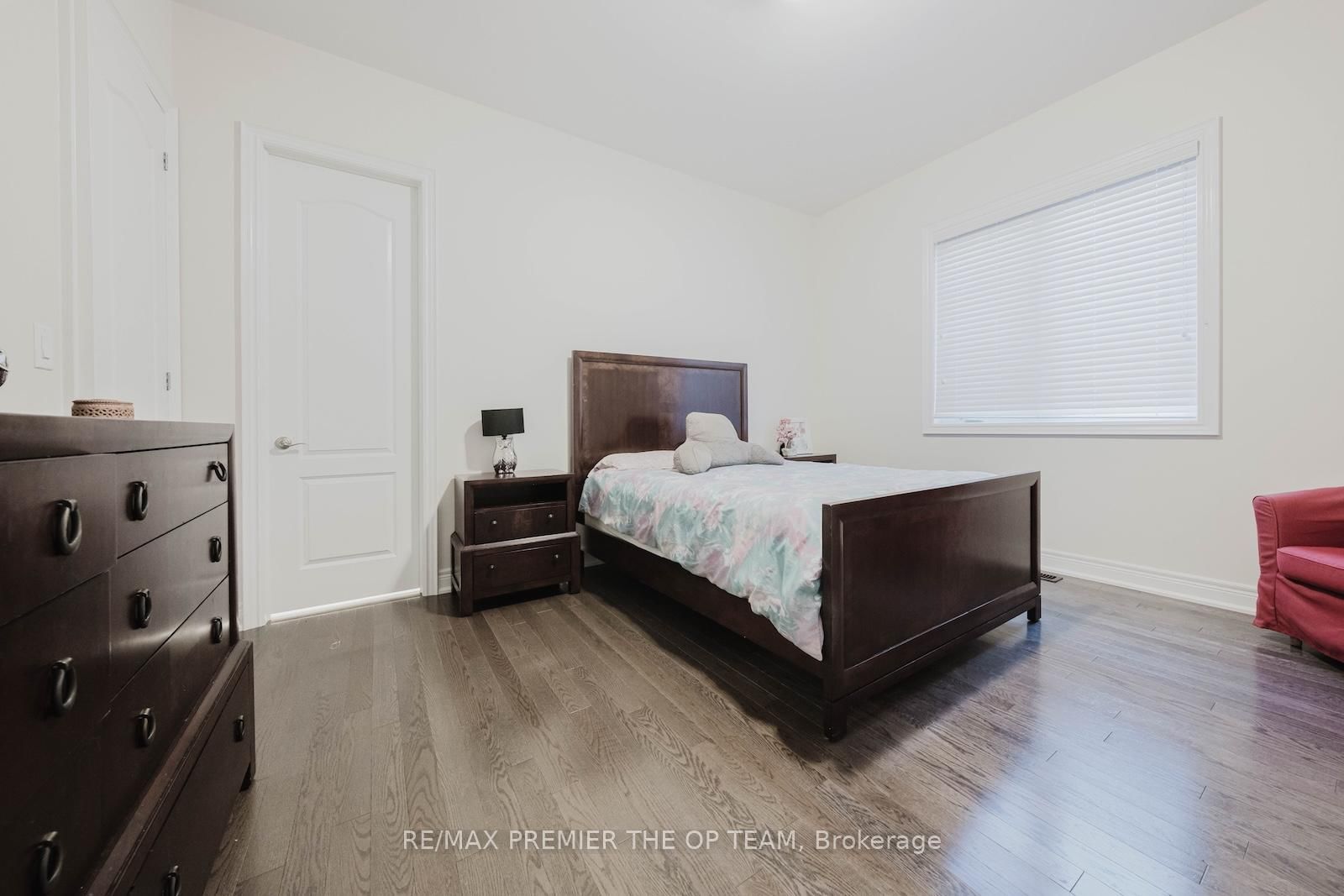 Detached House sold at 70 Torgan Trail, Vaughan, Ontario, L4H 3X6 - Kleinburg - MLS: N12526892